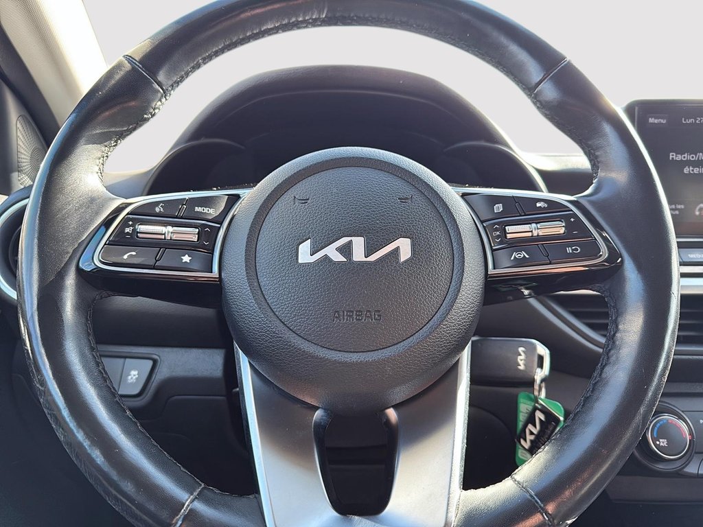 2022 Kia Forte LX in Drummondville, Quebec - 14 - w1024h768px
