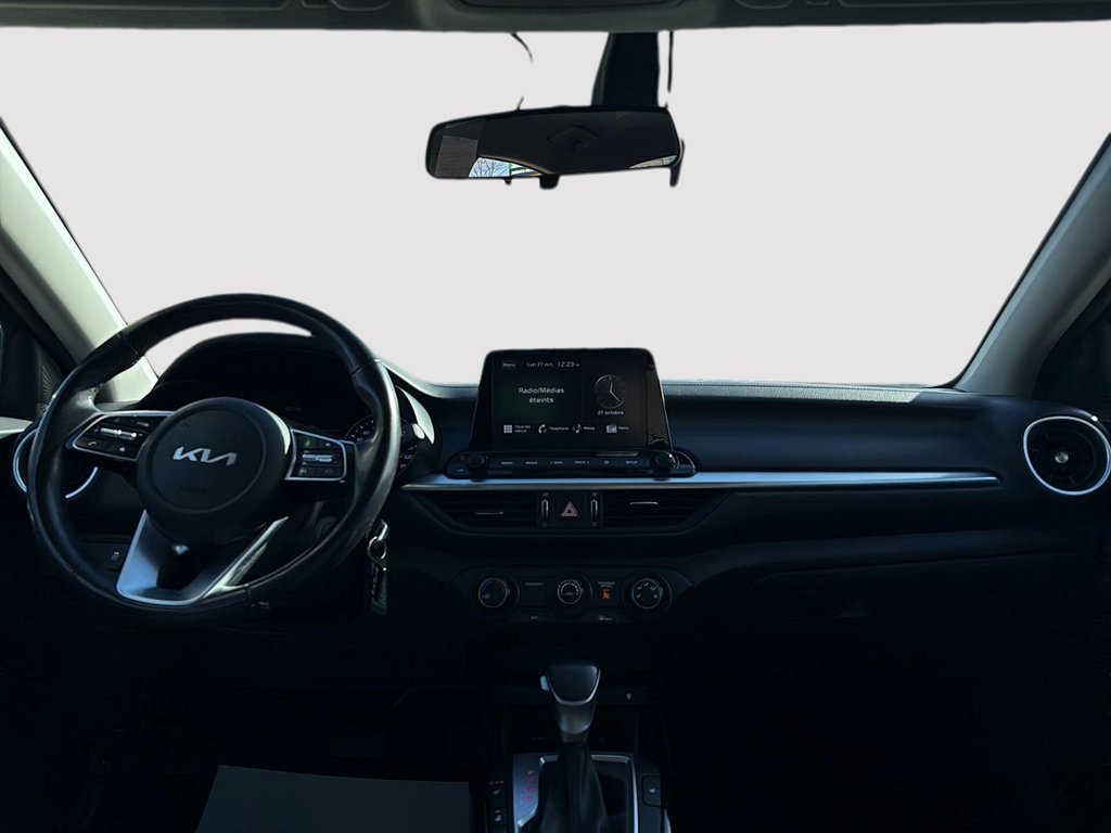 2022 Kia Forte LX in Drummondville, Quebec - 11 - w1024h768px