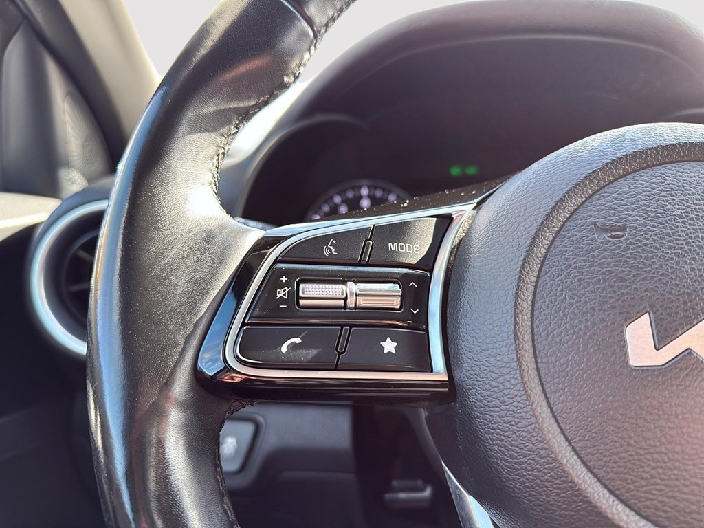 2022 Kia Forte LX in Drummondville, Quebec - 15 - w1024h768px