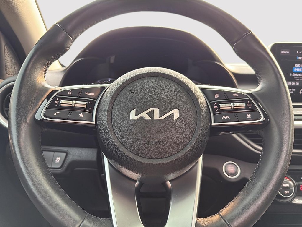 2024 Kia Forte EX+ in Drummondville, Quebec - 12 - w1024h768px