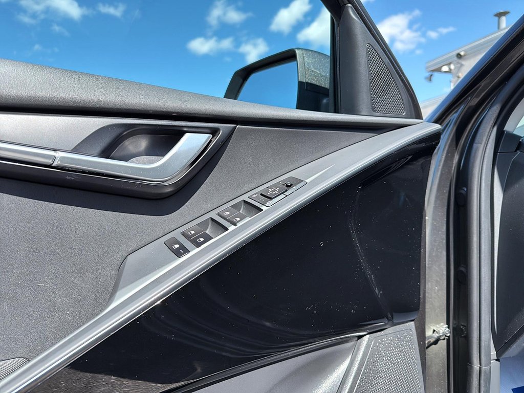 2024 Kia Niro EV in Drummondville, Quebec - 12 - w1024h768px