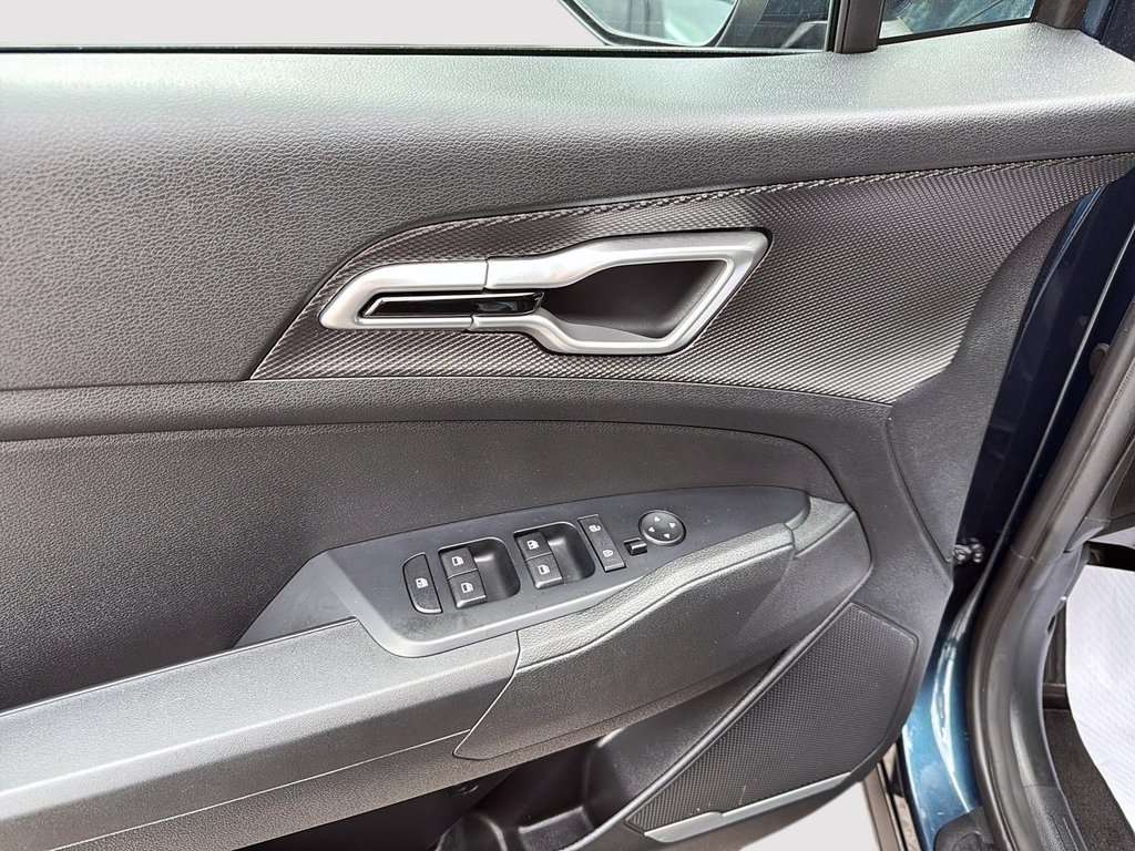2023 Kia Sportage LX in Drummondville, Quebec - 12 - w1024h768px