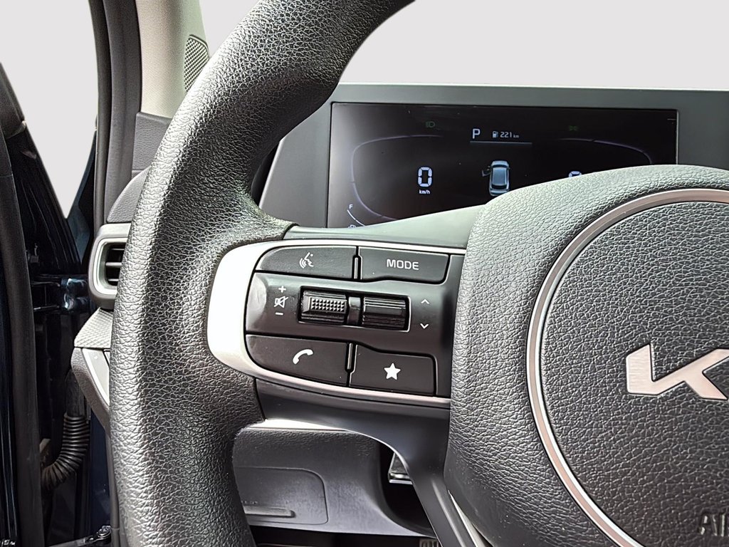 2023 Kia Sportage LX in Drummondville, Quebec - 14 - w1024h768px