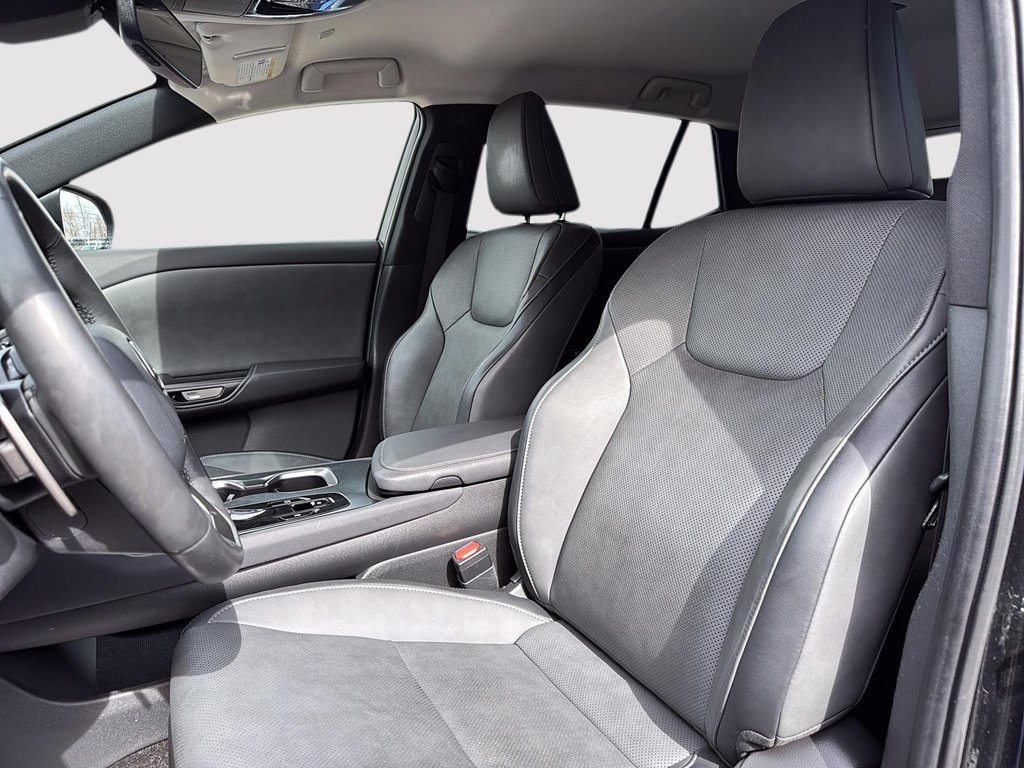 2023 Lexus RZ 450e in Drummondville, Quebec - 8 - w1024h768px
