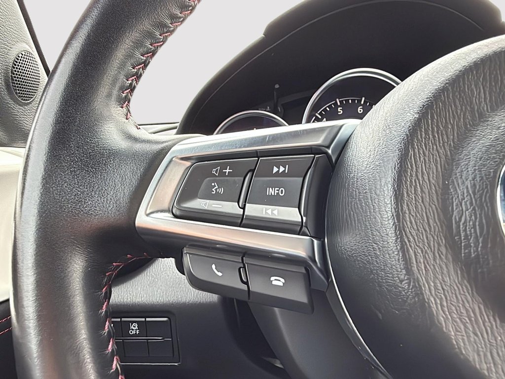 2019 Mazda MX-5 GT in Drummondville, Quebec - 17 - w1024h768px