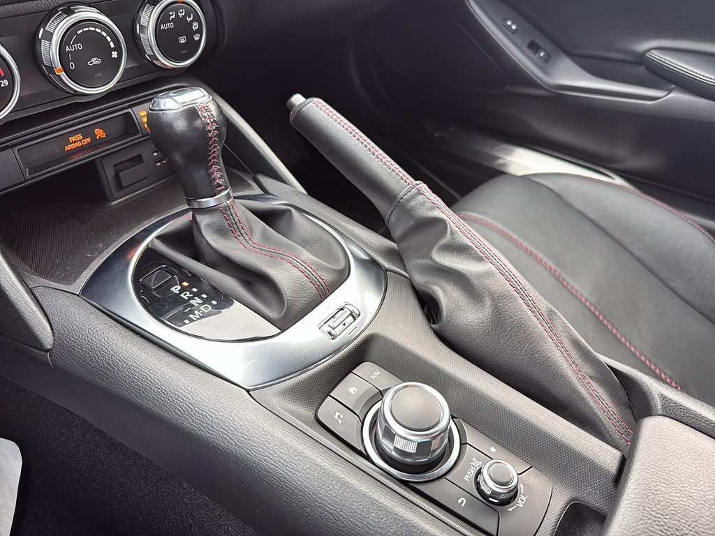 2019 Mazda MX-5 GT in Drummondville, Quebec - 21 - w1024h768px