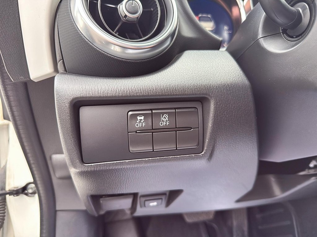 2019 Mazda MX-5 GT in Drummondville, Quebec - 15 - w1024h768px