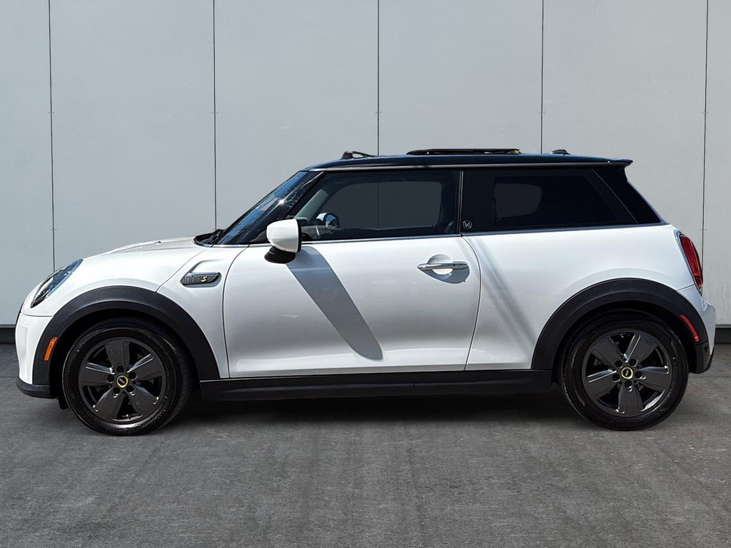 2024 MINI 3 Door Cooper SE in Drummondville, Quebec - 5 - w1024h768px