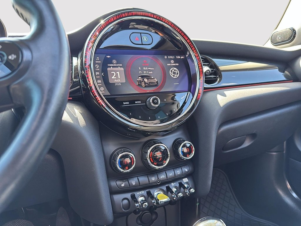 2024 MINI 3 Door Cooper SE in Drummondville, Quebec - 18 - w1024h768px