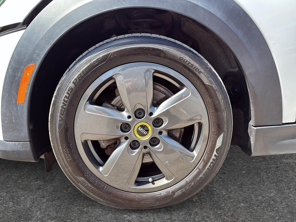 2024 MINI 3 Door Cooper SE in Drummondville, Quebec - 7 - w1024h768px