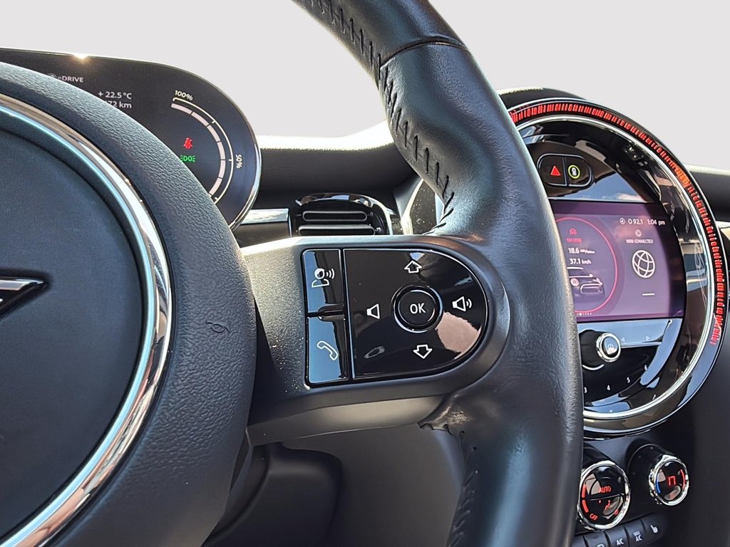 2024 MINI 3 Door Cooper SE in Drummondville, Quebec - 16 - w1024h768px