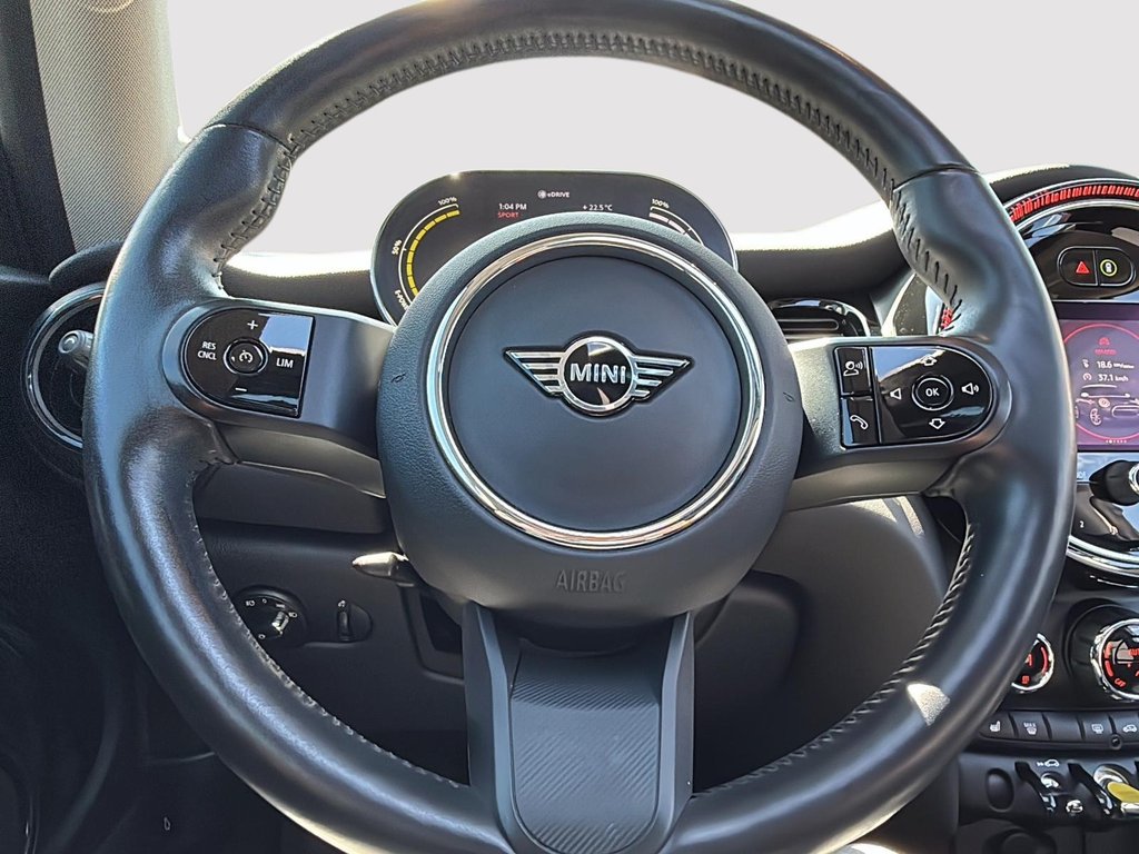 2024 MINI 3 Door Cooper SE in Drummondville, Quebec - 14 - w1024h768px