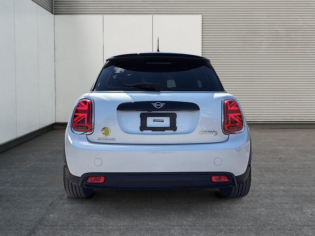 2024 MINI 3 Door Cooper SE in Drummondville, Quebec - 3 - w1024h768px