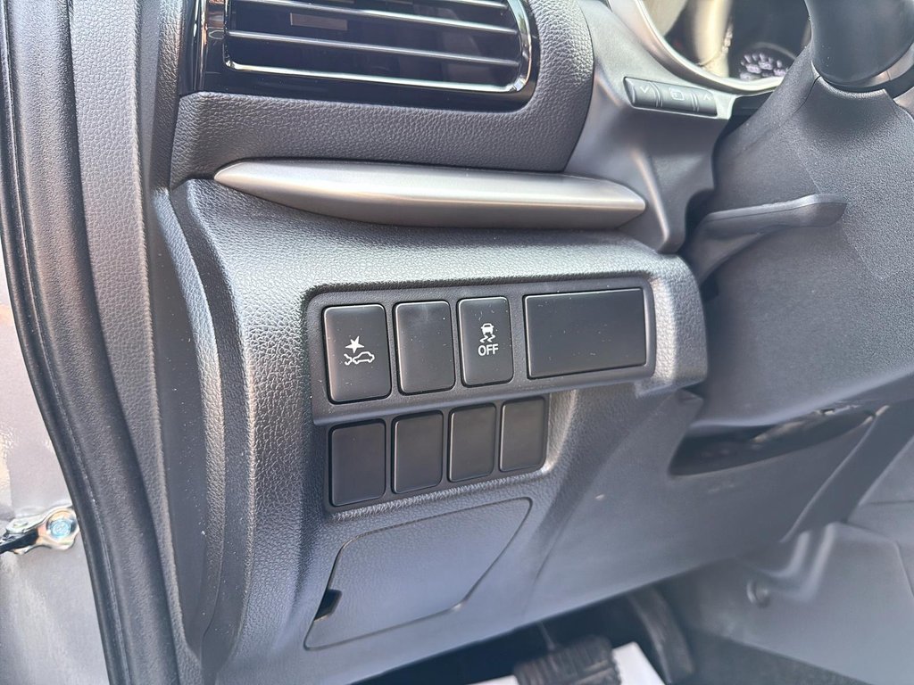 2023 Mitsubishi ECLIPSE CROSS in Drummondville, Quebec - 11 - w1024h768px