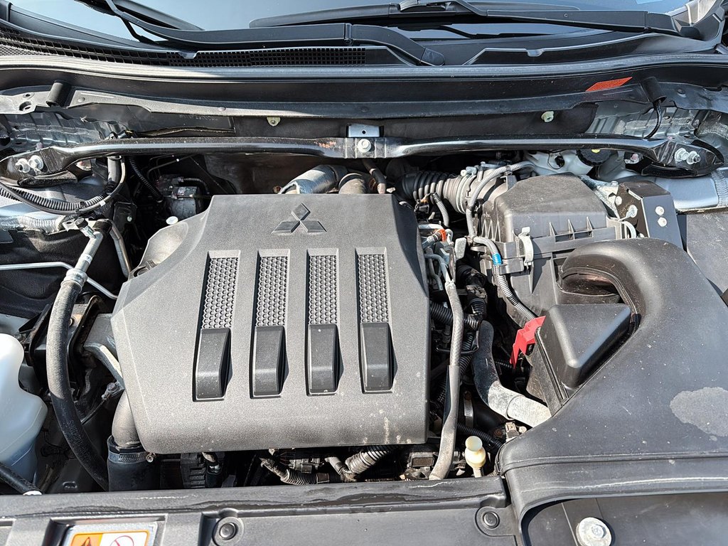 2023 Mitsubishi ECLIPSE CROSS in Drummondville, Quebec - 7 - w1024h768px