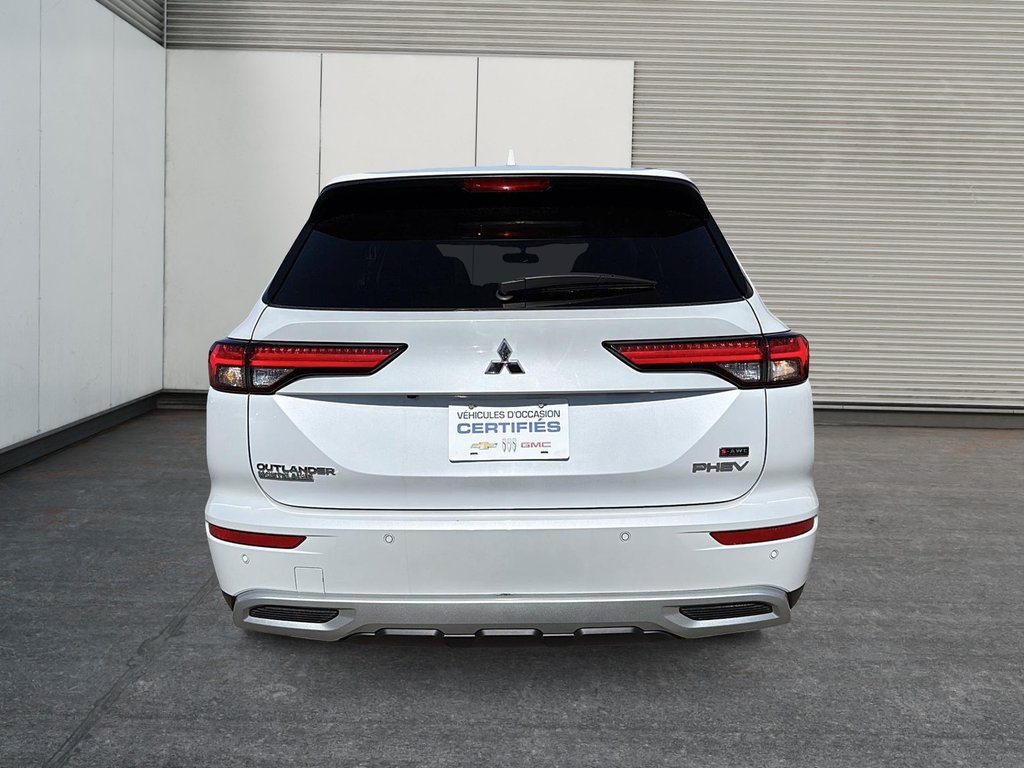 Mitsubishi Outlander Plug-In Hybrid  2024 à Drummondville, Québec - 3 - w1024h768px