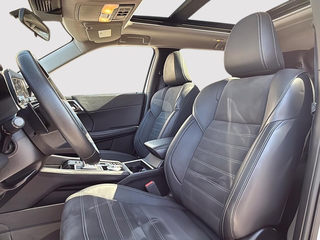 Mitsubishi Outlander Plug-In Hybrid  2024 à Drummondville, Québec - 8 - w1024h768px