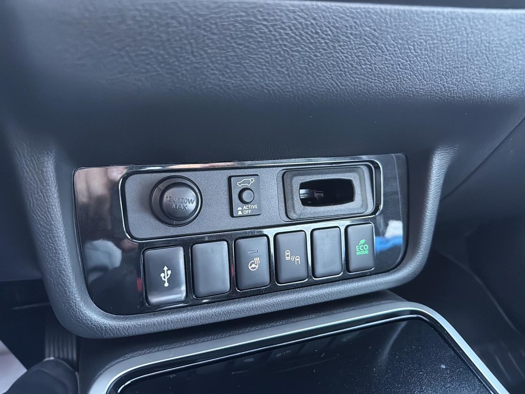 2020 Mitsubishi Outlander SEL S-AWC in Drummondville, Quebec - 20 - w1024h768px