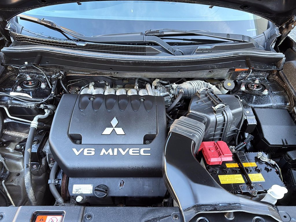 2020 Mitsubishi Outlander SEL S-AWC in Drummondville, Quebec - 8 - w1024h768px