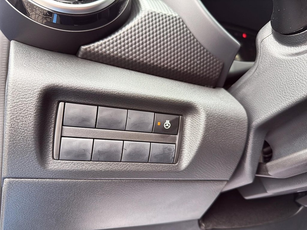 2025 Nissan Kicks Play SV in Drummondville, Quebec - 13 - w1024h768px