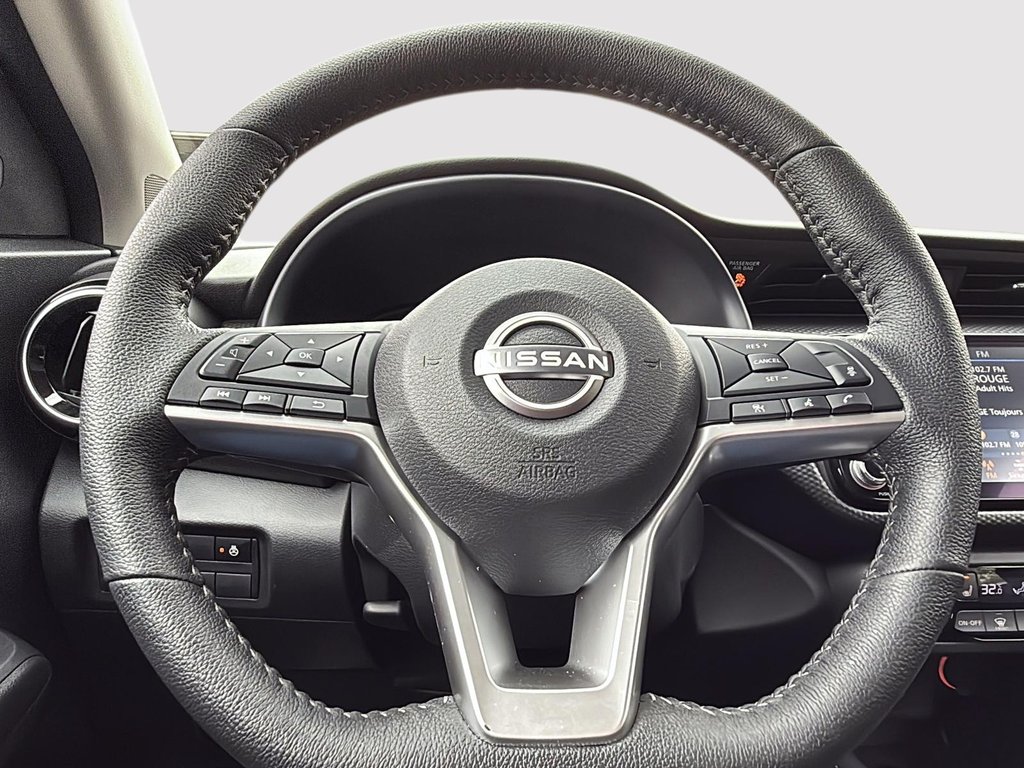 2025 Nissan Kicks Play SV in Drummondville, Quebec - 14 - w1024h768px