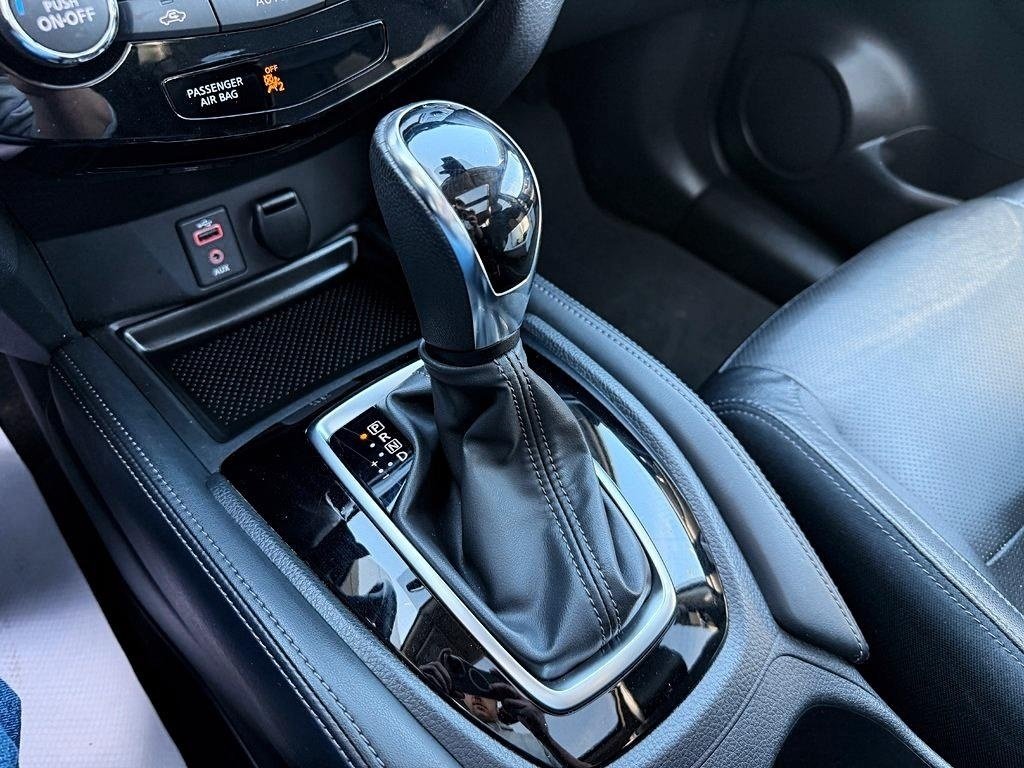 2017 Nissan Rogue SL in Drummondville, Quebec - 18 - w1024h768px