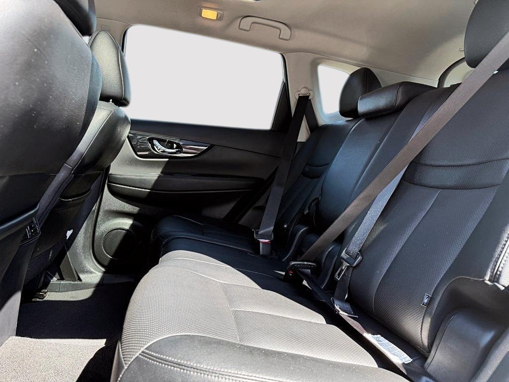 2017 Nissan Rogue SL in Drummondville, Quebec - 9 - w1024h768px