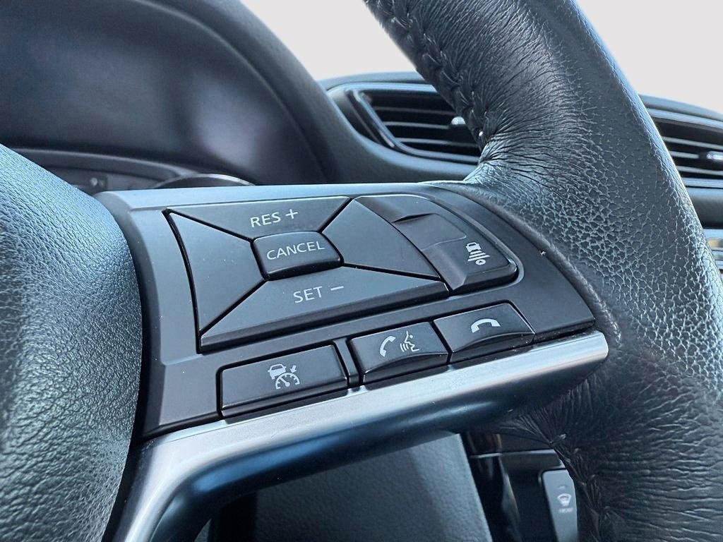 2017 Nissan Rogue SL in Drummondville, Quebec - 15 - w1024h768px