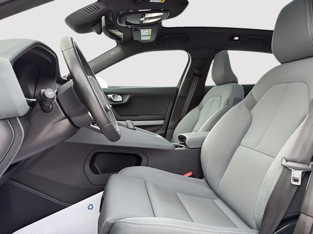 Polestar 2  2023 à Drummondville, Québec - 9 - w1024h768px