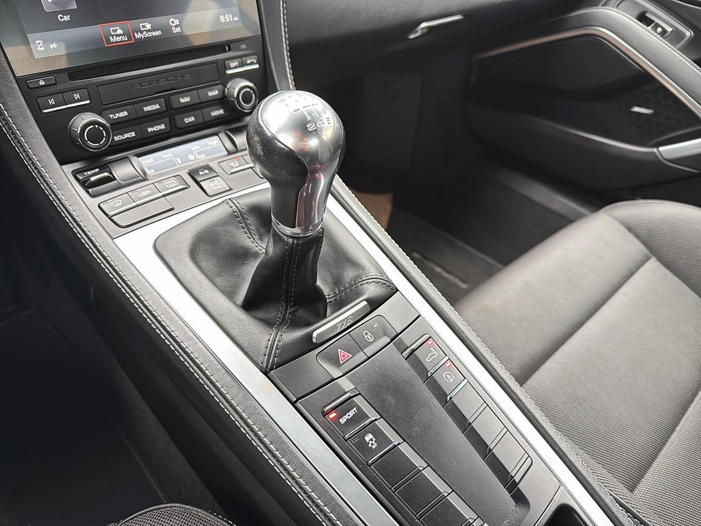 2018 Porsche 718 Cayman in Drummondville, Quebec - 18 - w1024h768px