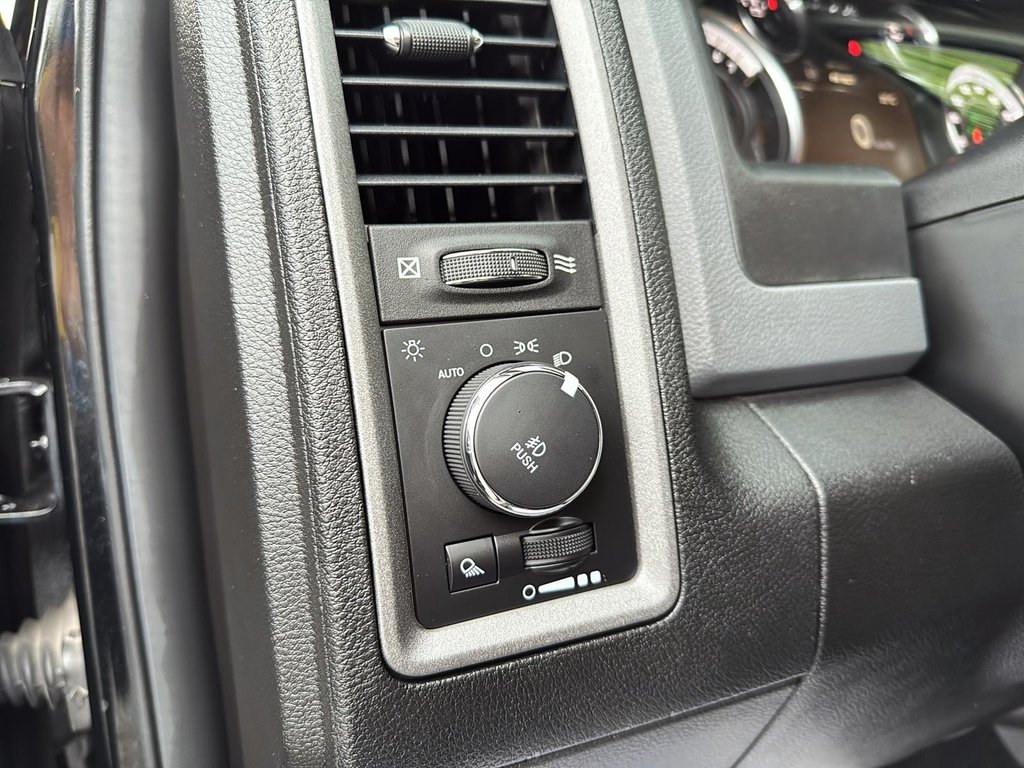 Ram 1500 Classic Express 2019 à Drummondville, Québec - 12 - w1024h768px