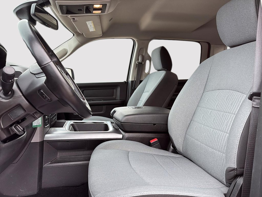 2023 Ram 1500 Classic Express in Drummondville, Quebec - 8 - w1024h768px