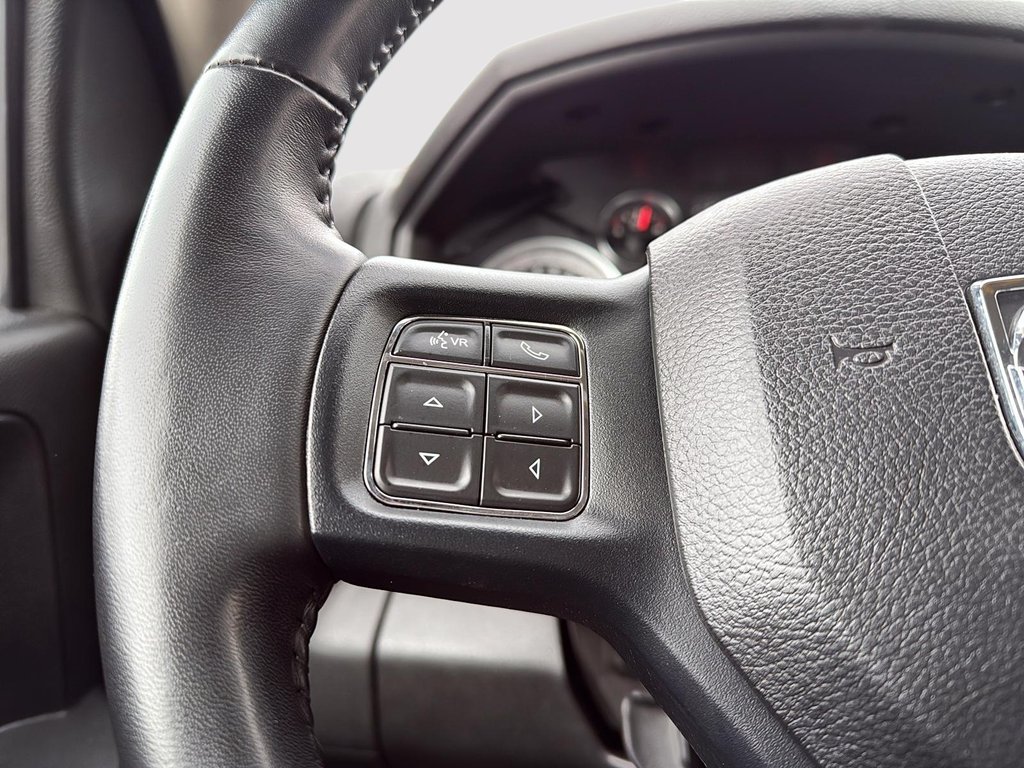 2023 Ram 1500 Classic Express in Drummondville, Quebec - 14 - w1024h768px