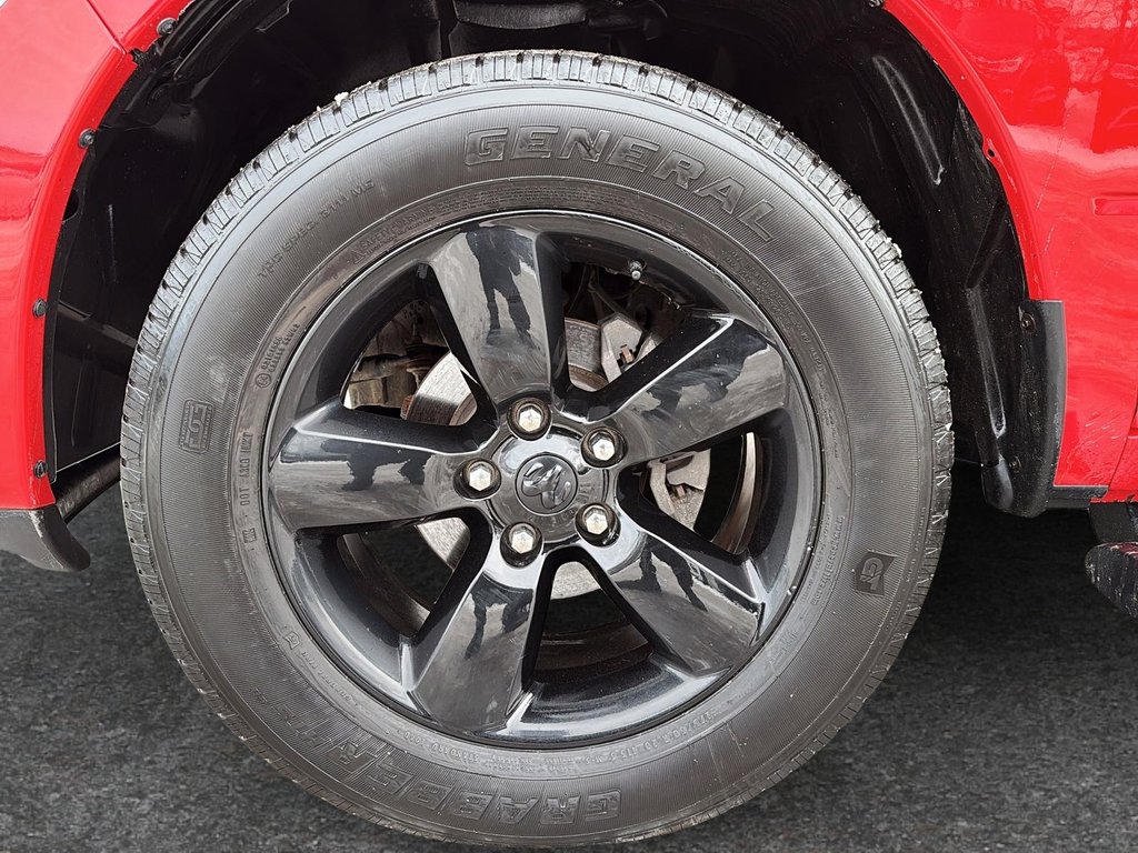 2023 Ram 1500 Classic Express in Drummondville, Quebec - 6 - w1024h768px