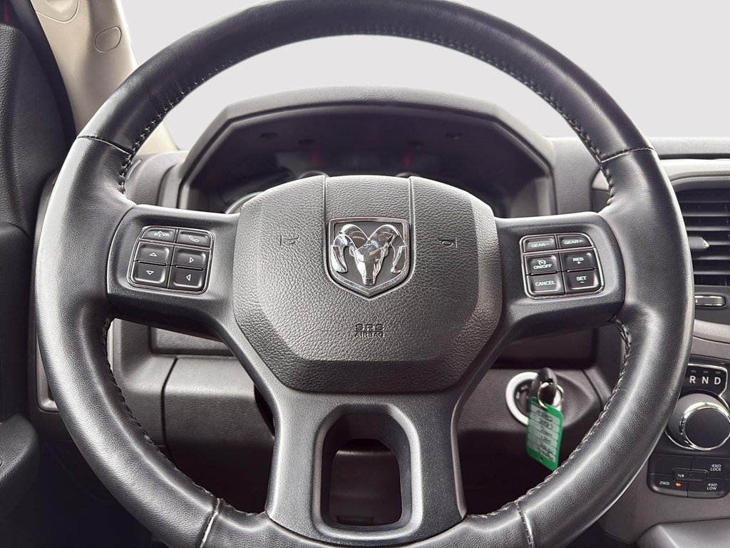 2023 Ram 1500 Classic Express in Drummondville, Quebec - 13 - w1024h768px