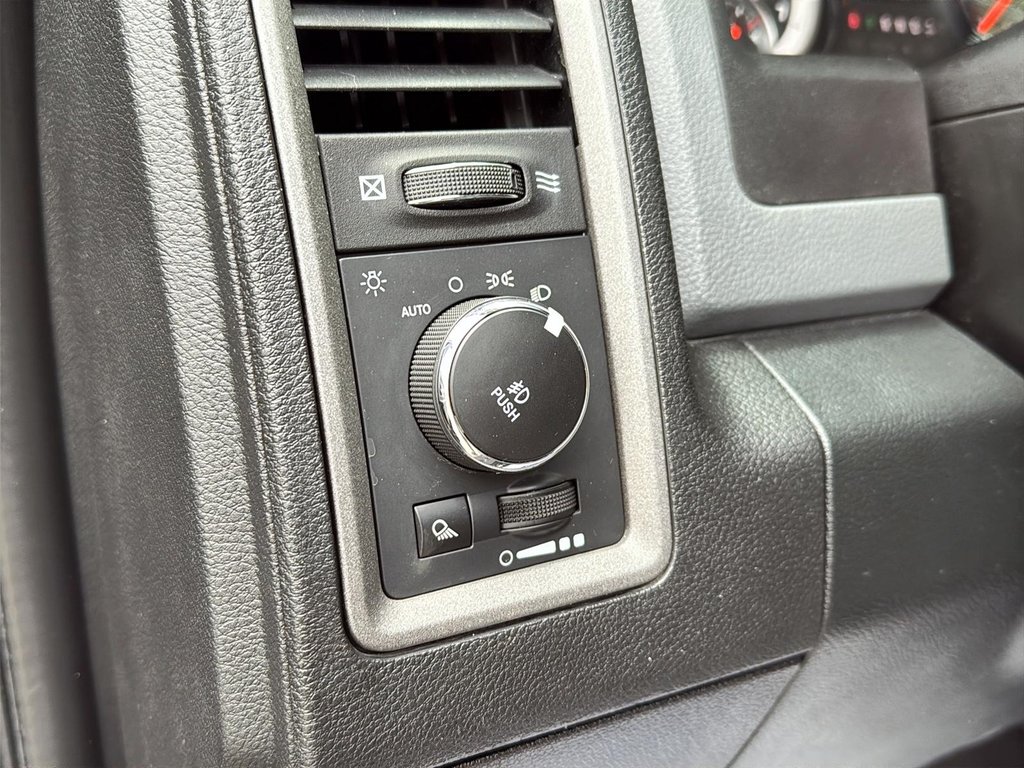 2018 Ram 1500 Express in Drummondville, Quebec - 11 - w1024h768px
