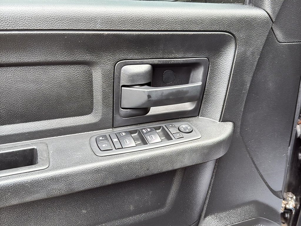 2018 Ram 1500 Express in Drummondville, Quebec - 10 - w1024h768px