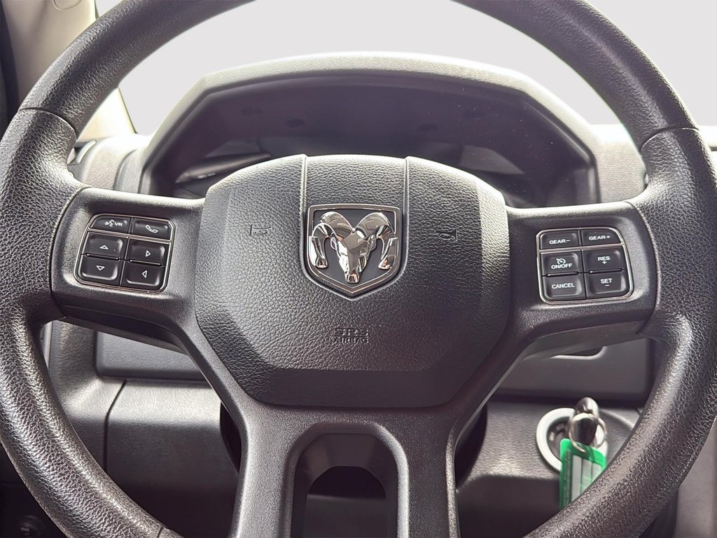 2018 Ram 1500 Express in Drummondville, Quebec - 12 - w1024h768px