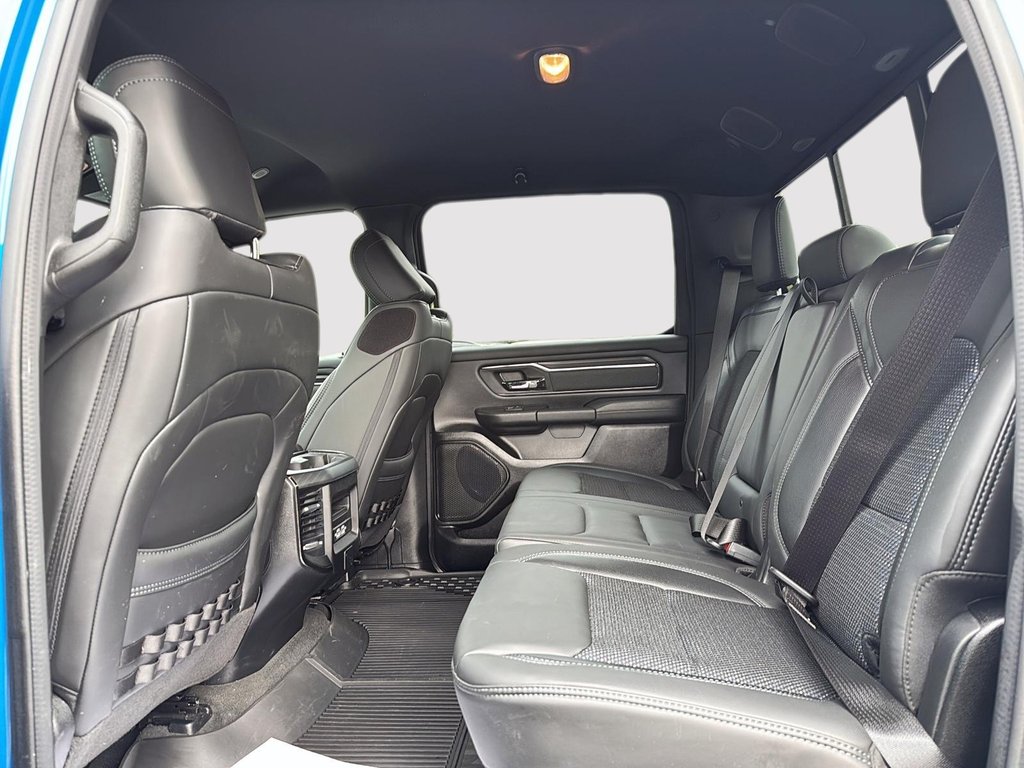 2023 Ram 1500 BigHorn CrewCab in Drummondville, Quebec - 9 - w1024h768px
