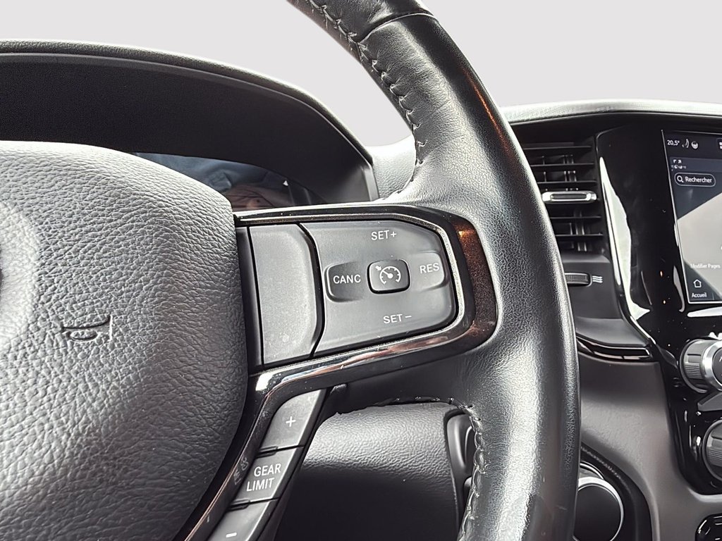 2023 Ram 1500 BigHorn CrewCab in Drummondville, Quebec - 15 - w1024h768px
