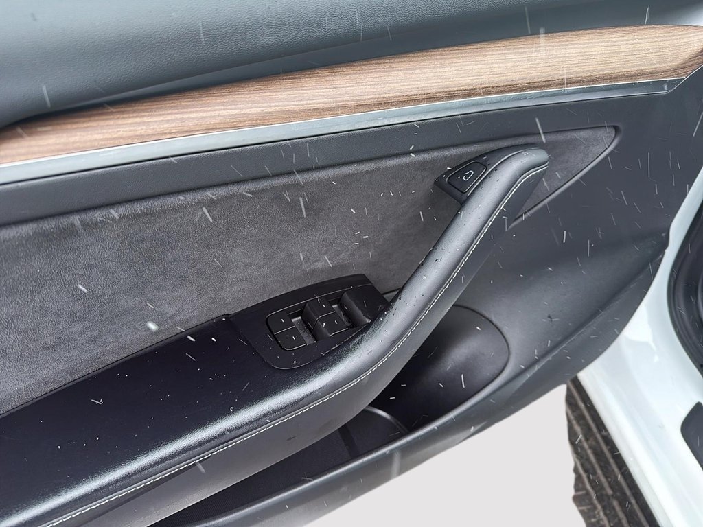 Tesla Model 3  2023 à Drummondville, Québec - 11 - w1024h768px