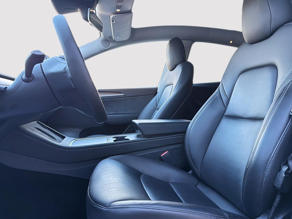 2022 Tesla Model Y Long Range in Drummondville, Quebec - 9 - w1024h768px