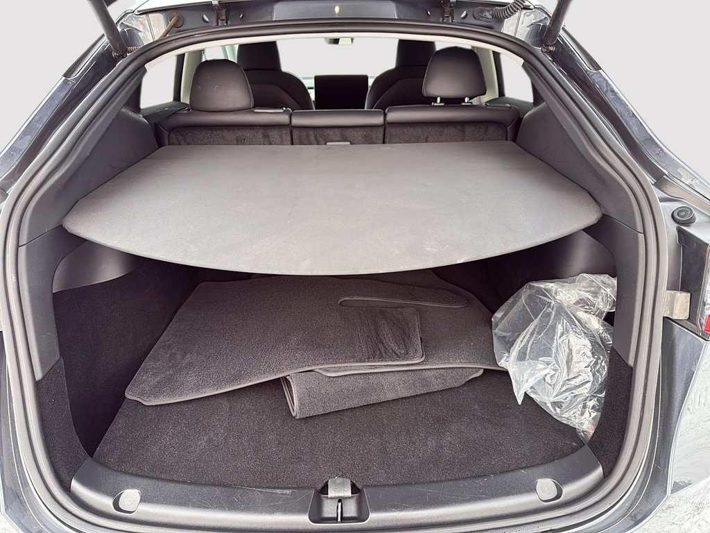 Tesla Model Y  2023 à Drummondville, Québec - 6 - w1024h768px