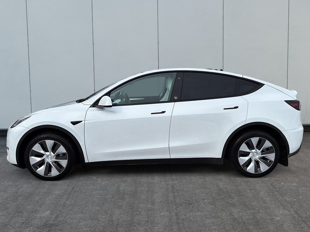 2023 Tesla Model Y Long Range in Drummondville, Quebec - 5 - w1024h768px