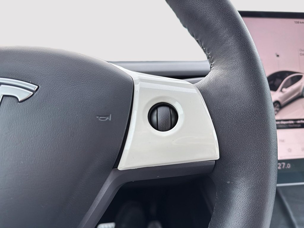 2023 Tesla Model Y Long Range in Drummondville, Quebec - 11 - w1024h768px