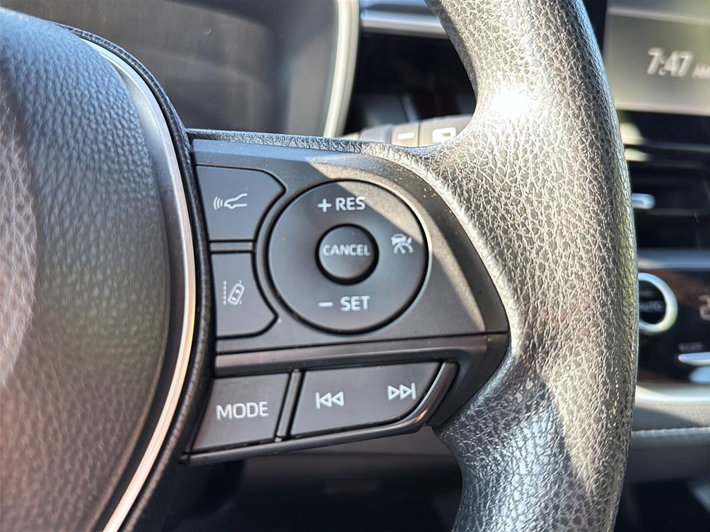 2019 Toyota Corolla Hatchback SE in Drummondville, Quebec - 15 - w1024h768px