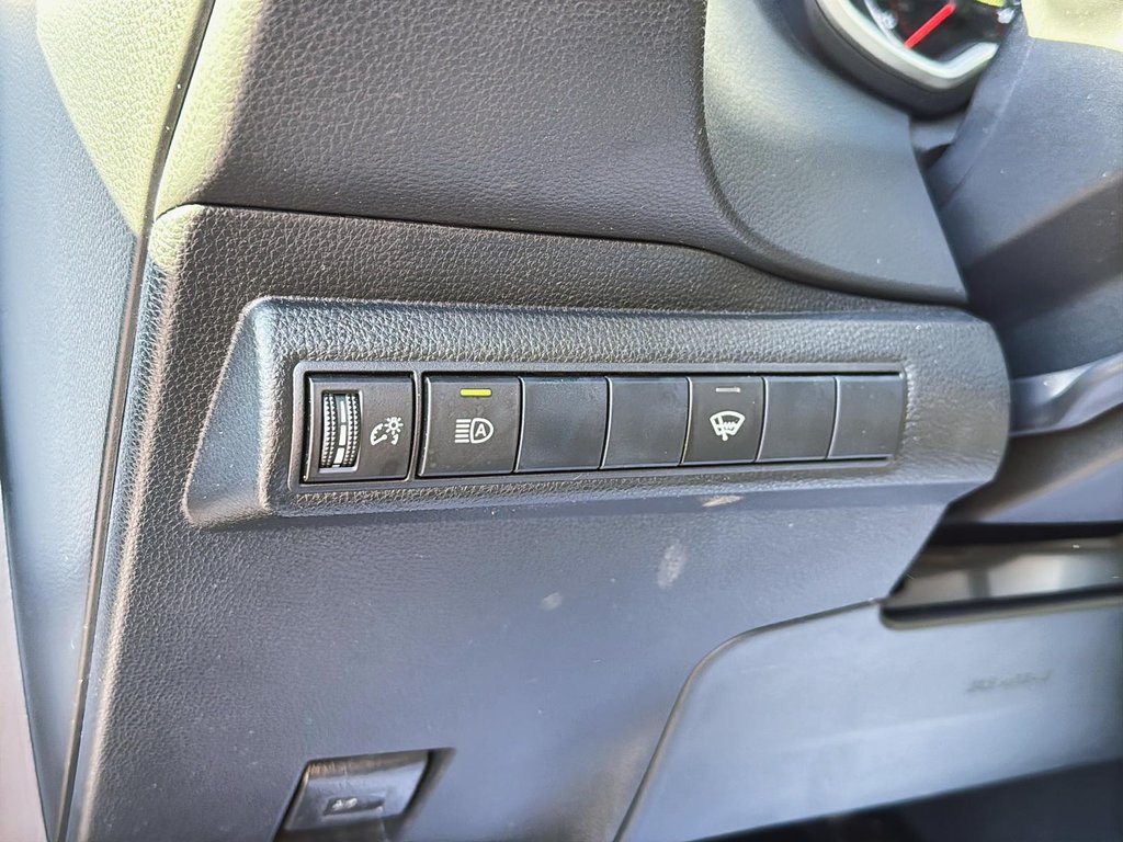 2019 Toyota Corolla Hatchback SE in Drummondville, Quebec - 12 - w1024h768px