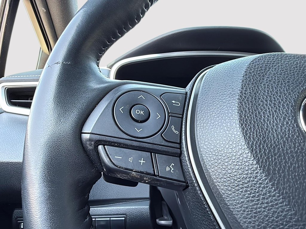2019 Toyota Corolla Hatchback in Drummondville, Quebec - 12 - w1024h768px