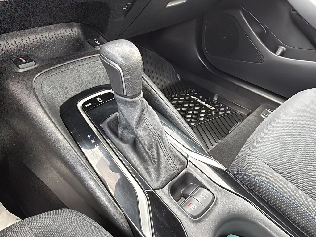 2020 Toyota Corolla in Drummondville, Quebec - 17 - w1024h768px