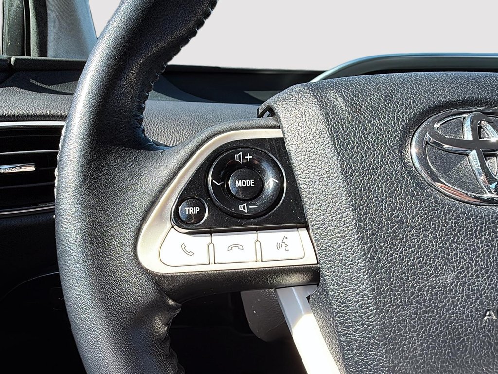 2018 Toyota Prius Prime in Drummondville, Quebec - 15 - w1024h768px